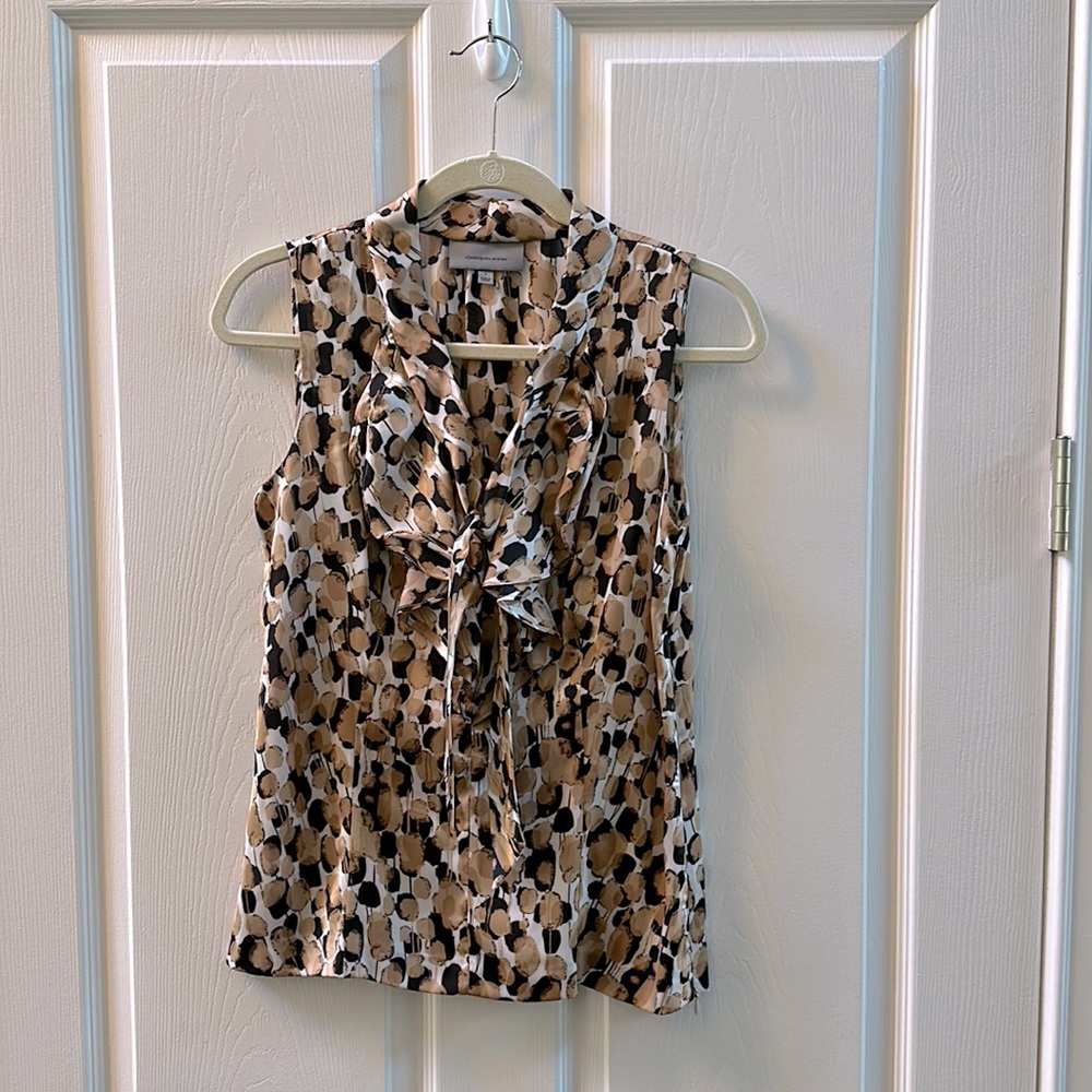 Classiques Entier sleeveless blouse. Animal print, bow front, hidden zip, S